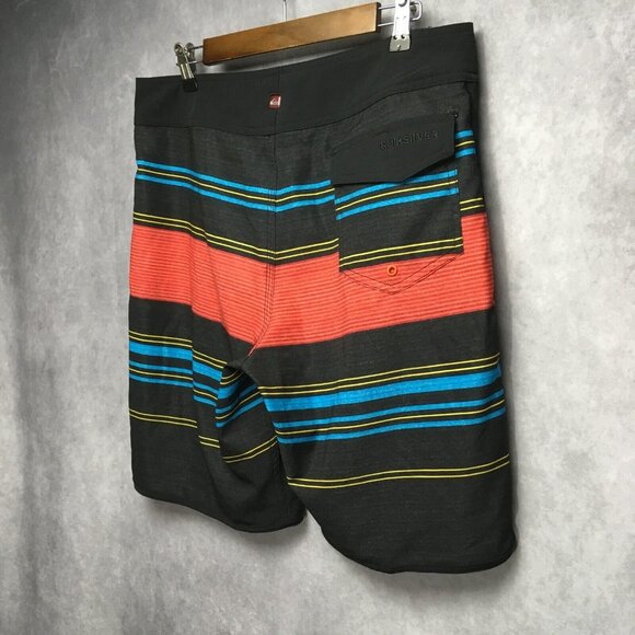 Quiksilver Men Board Shorts size 33 Swim Trunks Black Red Striped Stretch Suit - Picture 6 of 13